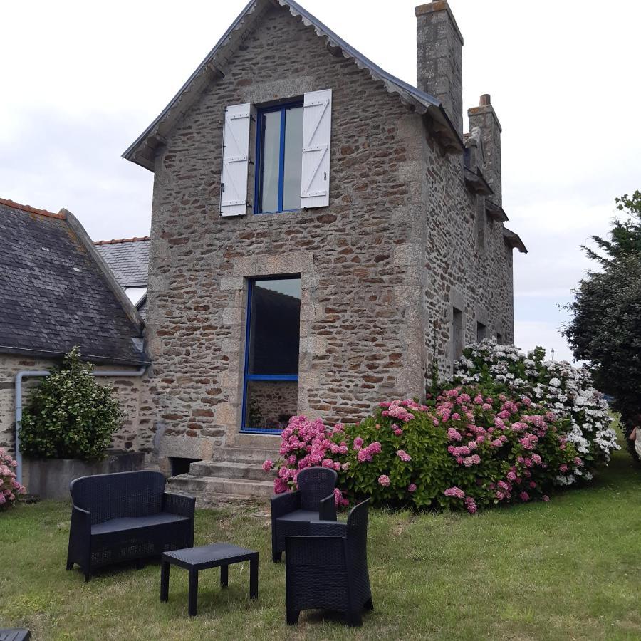 Holiday home Les De Treguennec